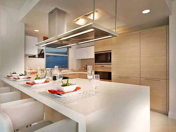 2nd image of 17101 Biscayne Blvd
