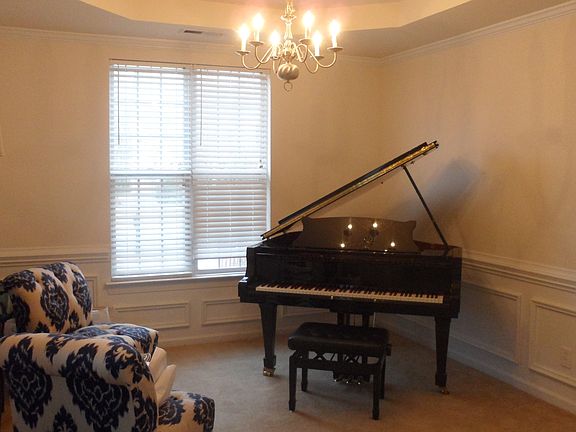 Formal DIning Room/Office