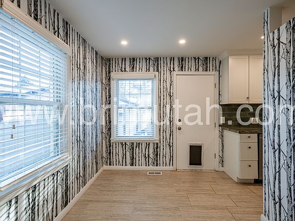 3rd image of 1982 S Berkeley St