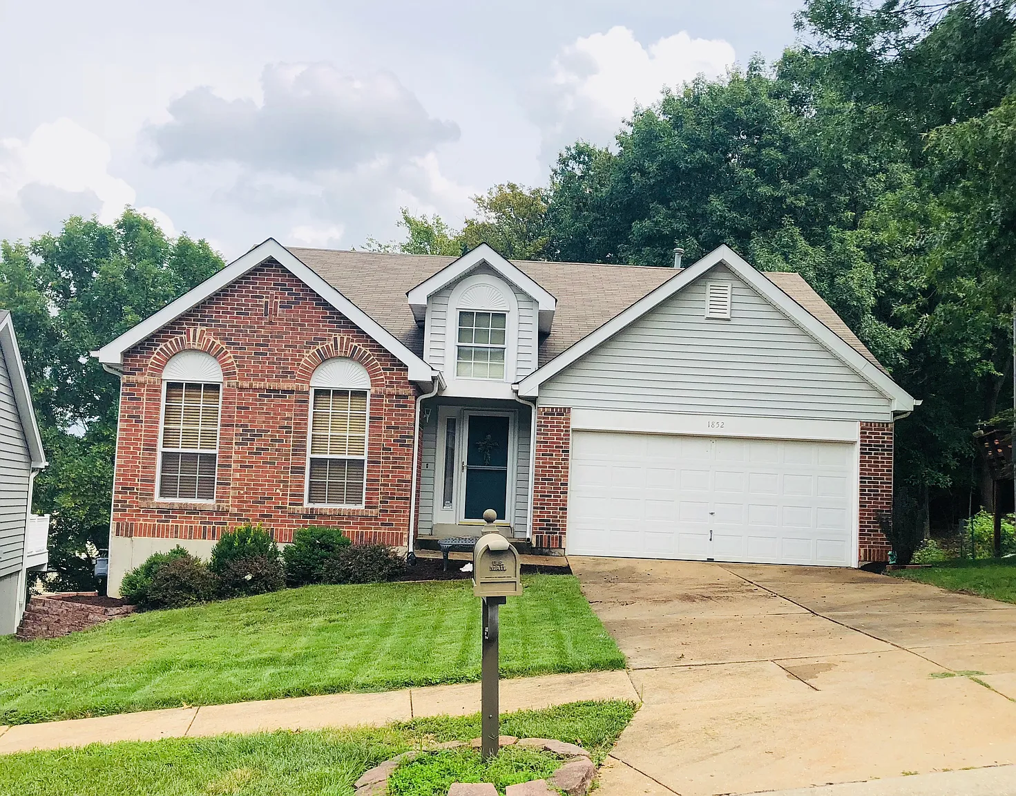 1852 Strawberry Ridge Dr photo 1