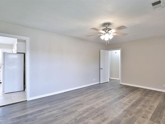 5th image of 425 Fannin St