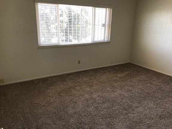 2nd image of 143 Atoll Cir