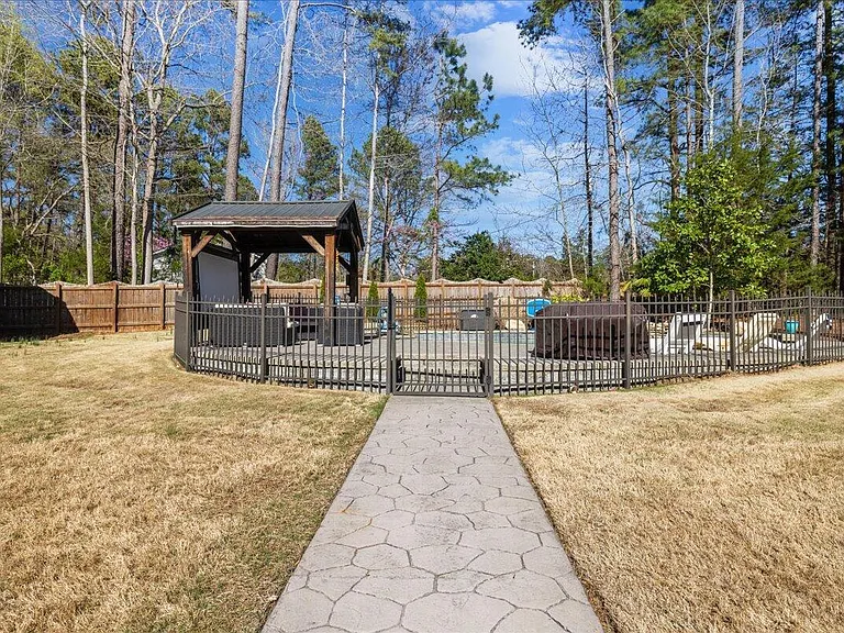 8704 Balbirnie Ct — Photo 39