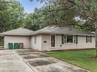 1425 Pleasant Dr, West Des Moines, IA 50265