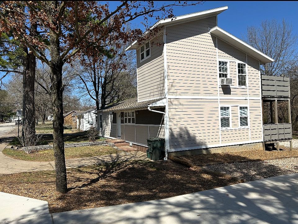 2nd image of 1384 S Van Buren Ave
