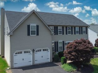 422 Longleaf Dr, Perkasie, PA 18944