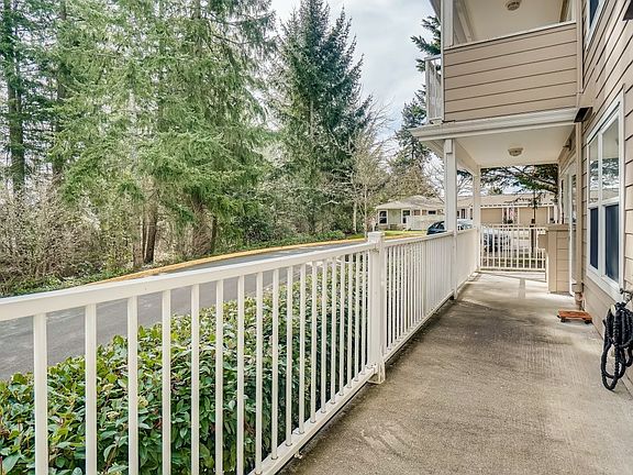 4th image of 22535 SE Highland Cir APT 105