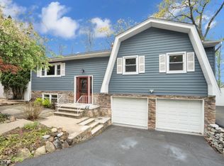 12 Stafford Dr, Wanaque Boro, NJ 07465