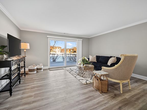 4th image of 629 Derry Ct APT 1A