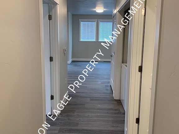 4th image of 511 Borah Ave W #3