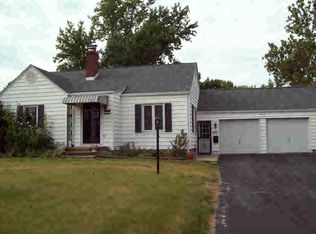 13 Northern Dr, Decatur, IL 62521