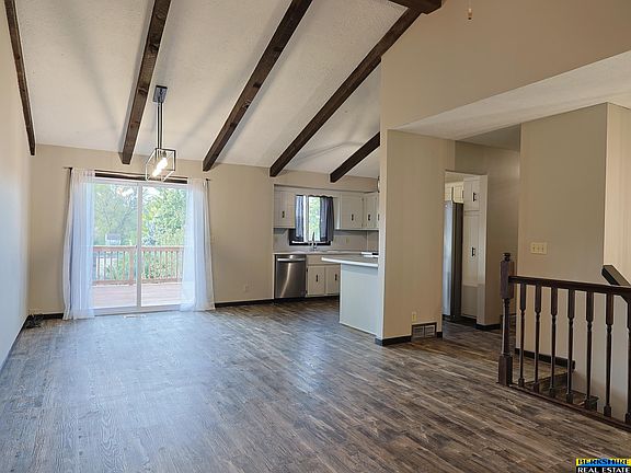 4th image of 12742 Larimore Ave