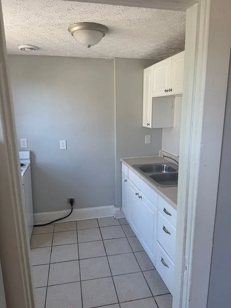 403 Maple Ave — Photo 4