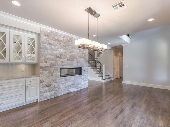 3rd image of 1836 E 32nd Pl
