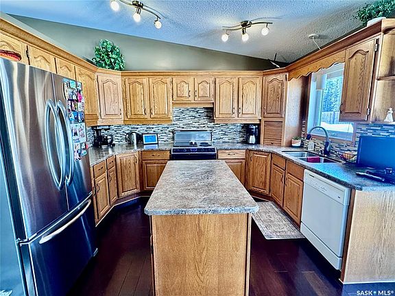 5th image of 930 Sinotte CRESCENT