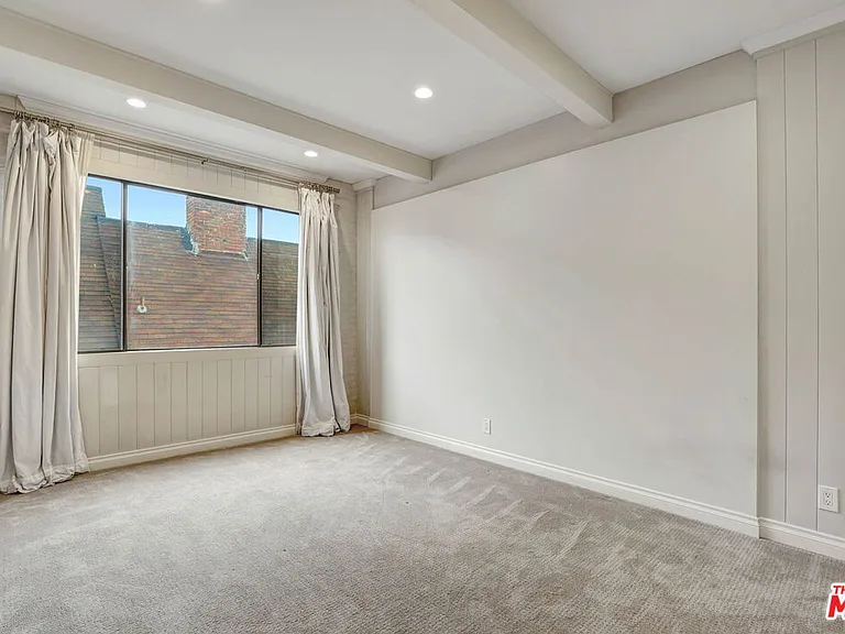 1260 S Beverly Glen Blvd #304 — Photo 25