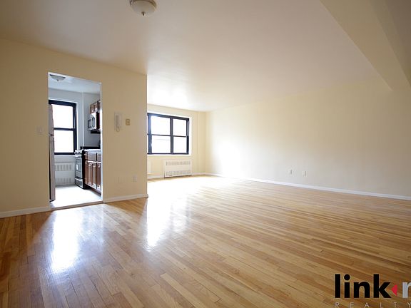 3rd image of 1100 Warburton Ave APT 3C