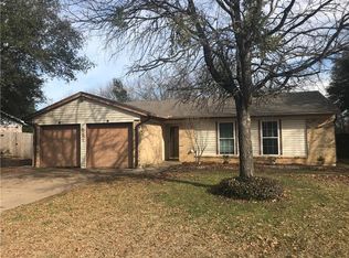 521 Post Oak Ln, Burleson, TX 76028