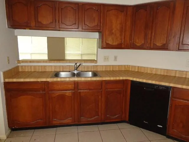 19806 Rustlewood Dr — Photo 7