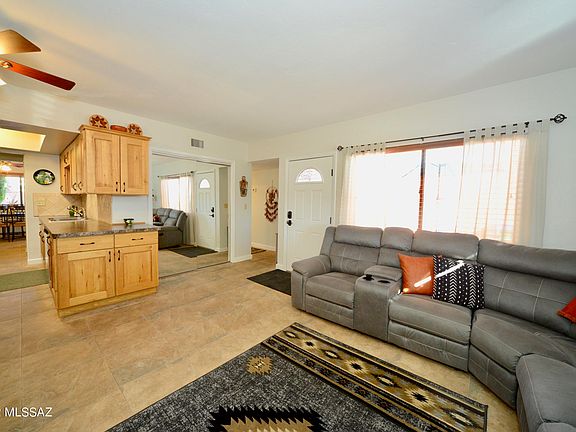 3rd image of 217 N Camino Del Varonil