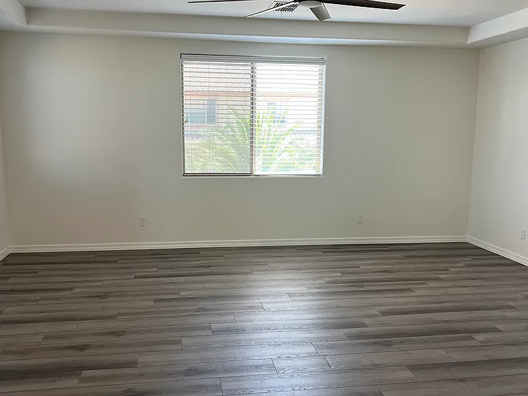 2901 E Iris Dr — Photo 31