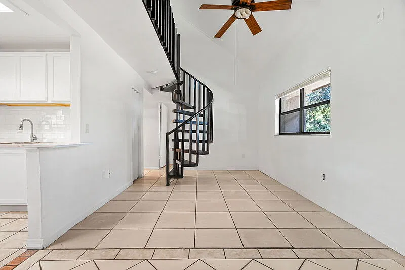 2 bed, 1.0 bath, 800 sqft, $1,450 — Photo 2