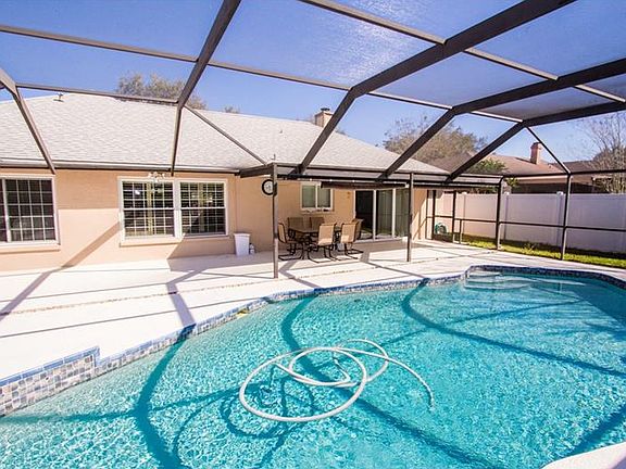 4th image of 9403 Pebble Glen Ave
