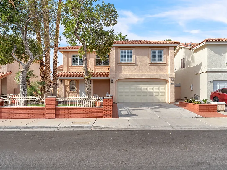 985 Flapjack Dr — Photo 2