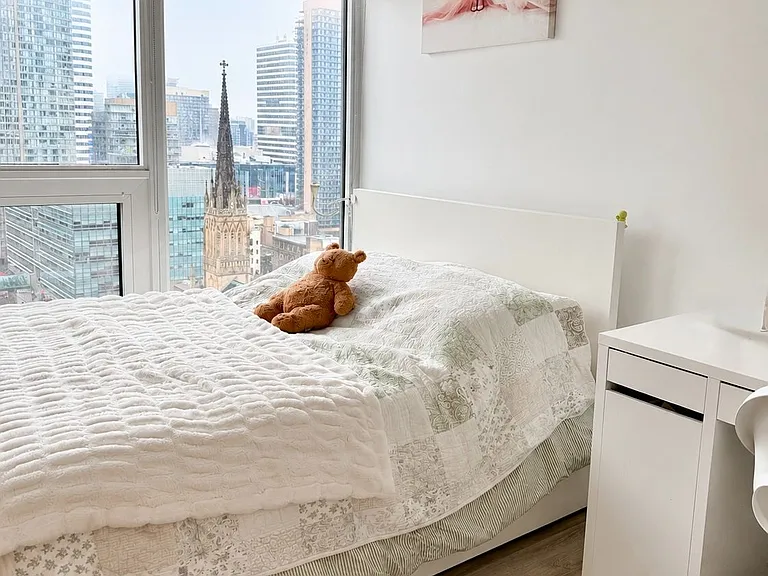 77 Shuter St #2302 — Photo 9