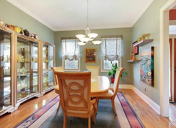 5th image of 420 Leslie Ln