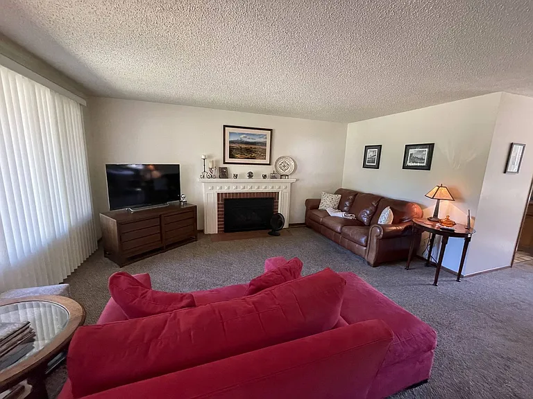 7250 SW Ashdale Dr — Photo 2