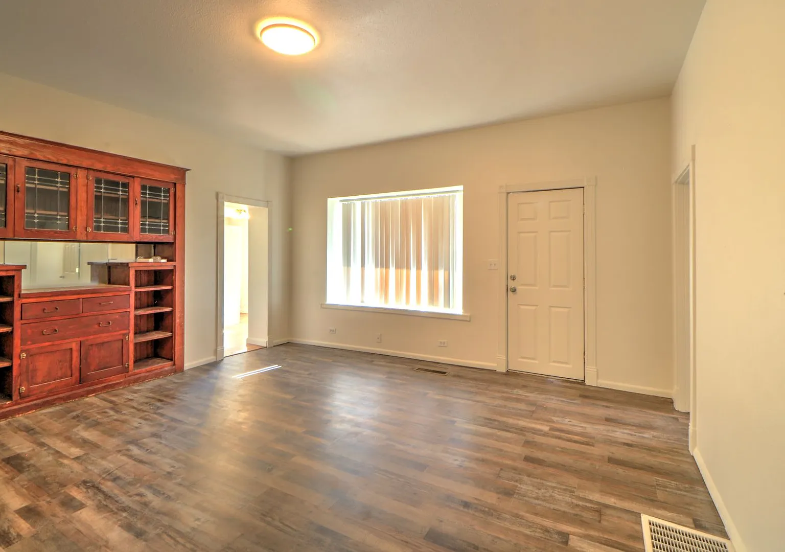 311 Springville Duplex — Photo 2