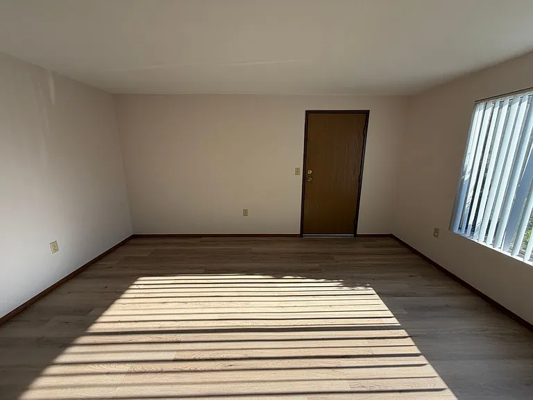 2677 Humboldt Rd — Photo 3