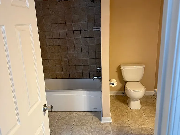 2114 Parkwood Ave — Photo 11
