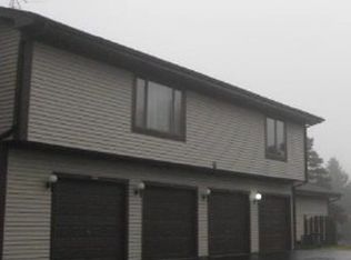 1559 Timberwood Ct, Sycamore, IL 60178