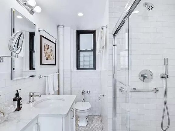 4th image of 70 E 96th St APT 14C