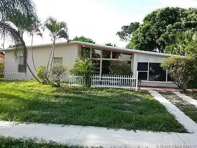 1st image of 636 W Ocean Ave