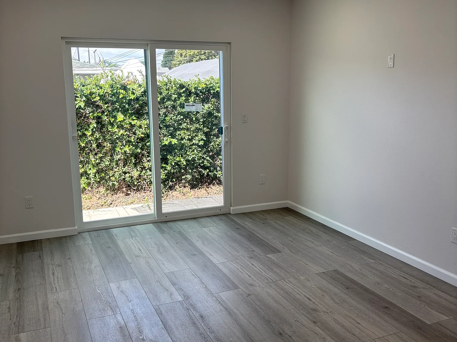 8777 San Rio Dr — Photo 2