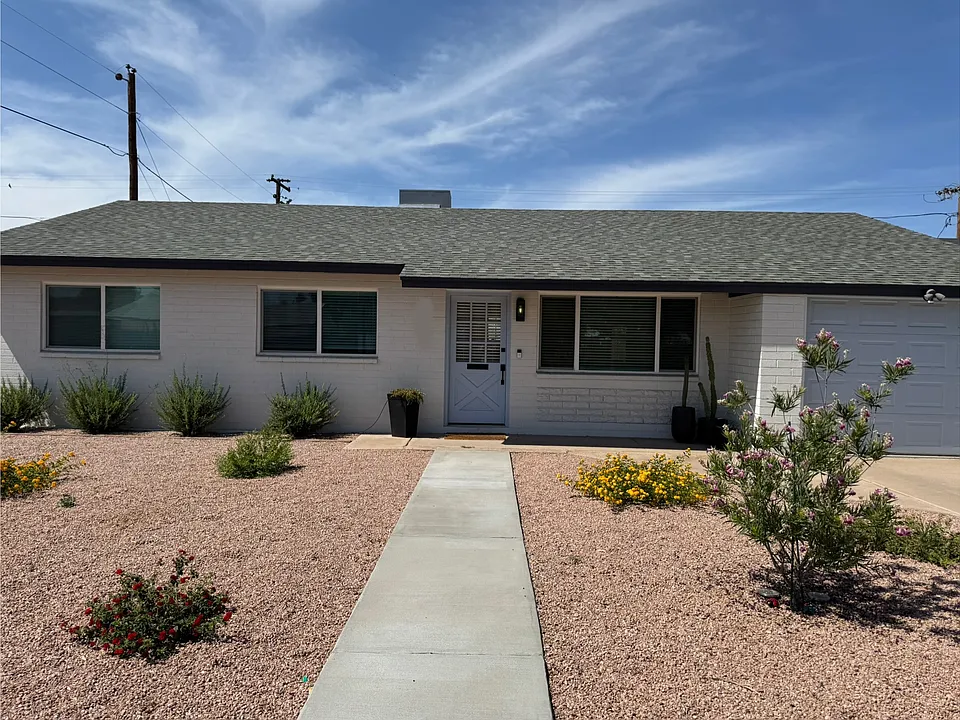 1008 W 10th Pl