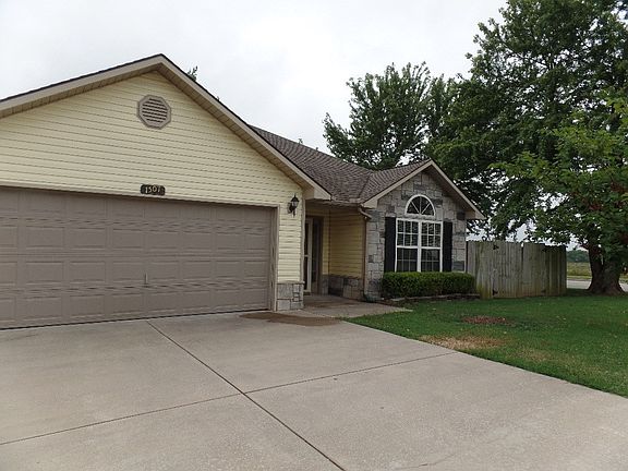 3rd image of 1507 Sunrise Cir