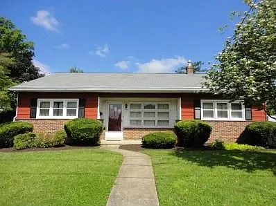 1151 High St photo 1