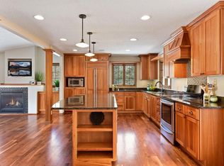 4645 Maple Hill Dr, Excelsior, MN 55331