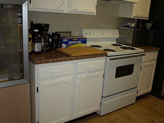 lots of coounterspace