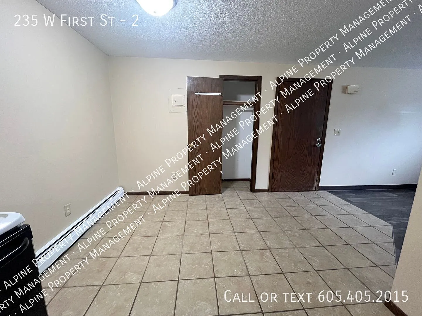 235 W 1st St — Photo 4