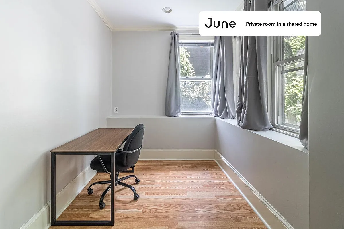 Full bedroom in 5 bed/2 bath home in Brighton #1303 A — Photo 4