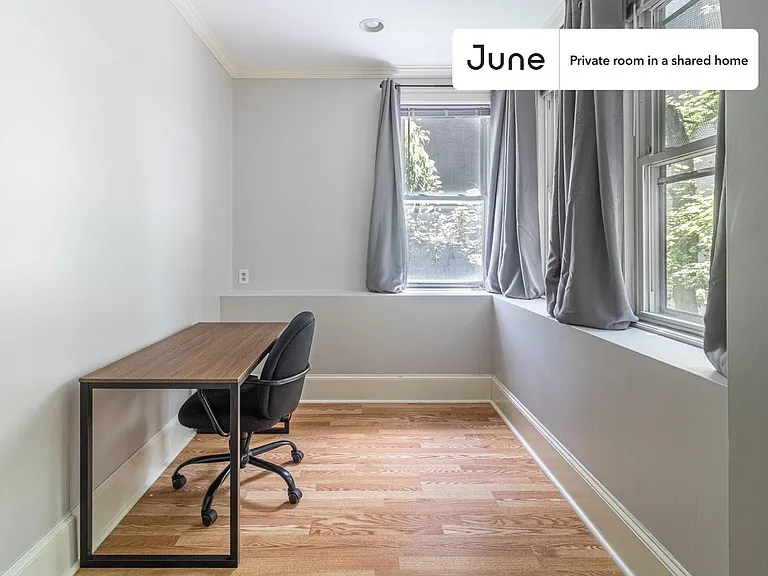 129 Chiswick Rd #A — Photo 4