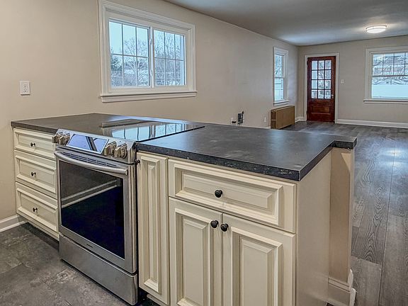 2nd image of 406 Washington Ave APT 8