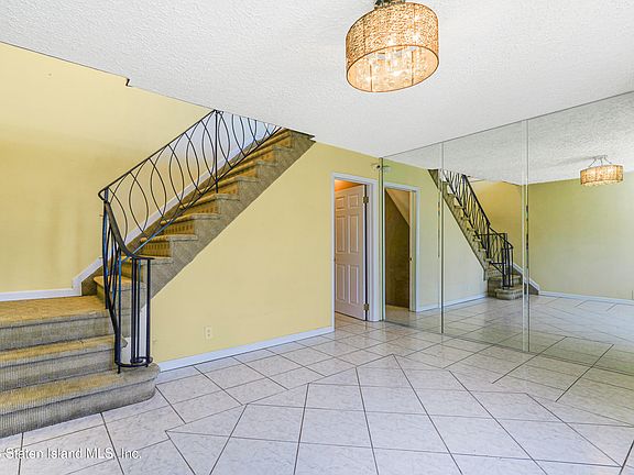 3rd image of 361 Montreal Ave