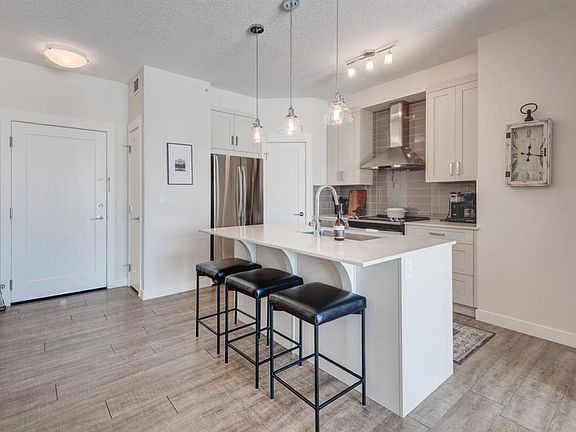 4th image of 10 SW Walgrove Walk SE #421