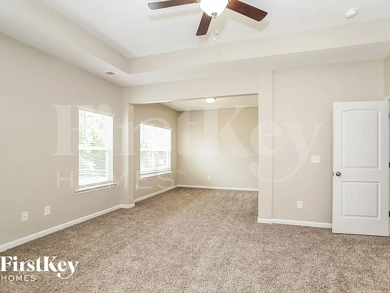 240 Jefferson Ave — Photo 11